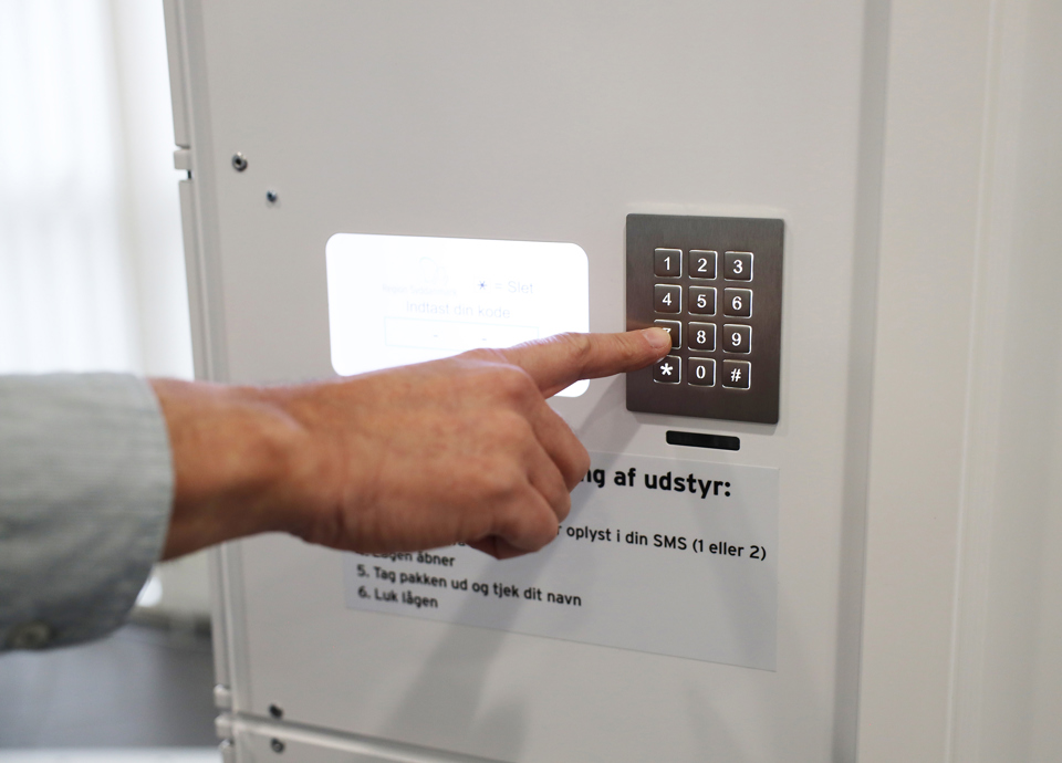 Hand types on keypad